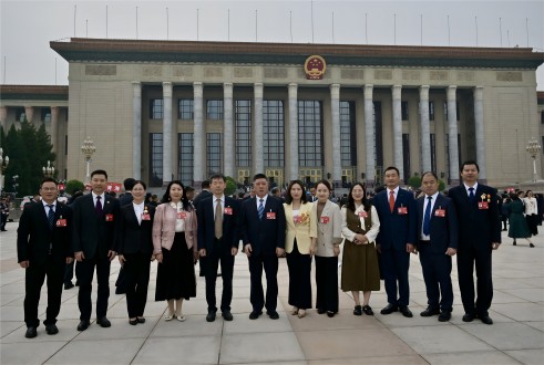 �й�����ʮ�˴�����緶ح����Ӣ�����𹤻�����������ְ��һ��������ʱ��������