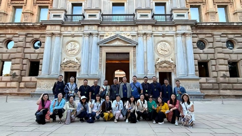 ��������Լح������ʱ�������ǲ�!��¼2025��ȸ߹ܡ�Ӫ����Ӣ�ŶӴ�Խ��������������һ����������ʷ��ʢ�磡